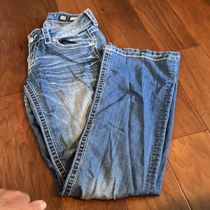 Miss Me Signature Boot cut jeans size 28. Not worn much just need ironing.